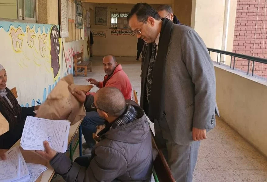 تصحيح نتيجة الإعدادية في الغربية لوكيل وزارة التعليم بالغربية أثناء تفقد لجان تصحيح الشهادة الإعدادية في طنطا
