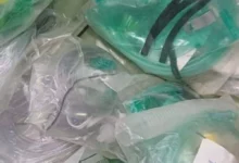 تموين الغربية يداهم شركة مستلزمات طبية أمام مستشفى طنطا العام.. كارثة جراحية خلف الأبواب