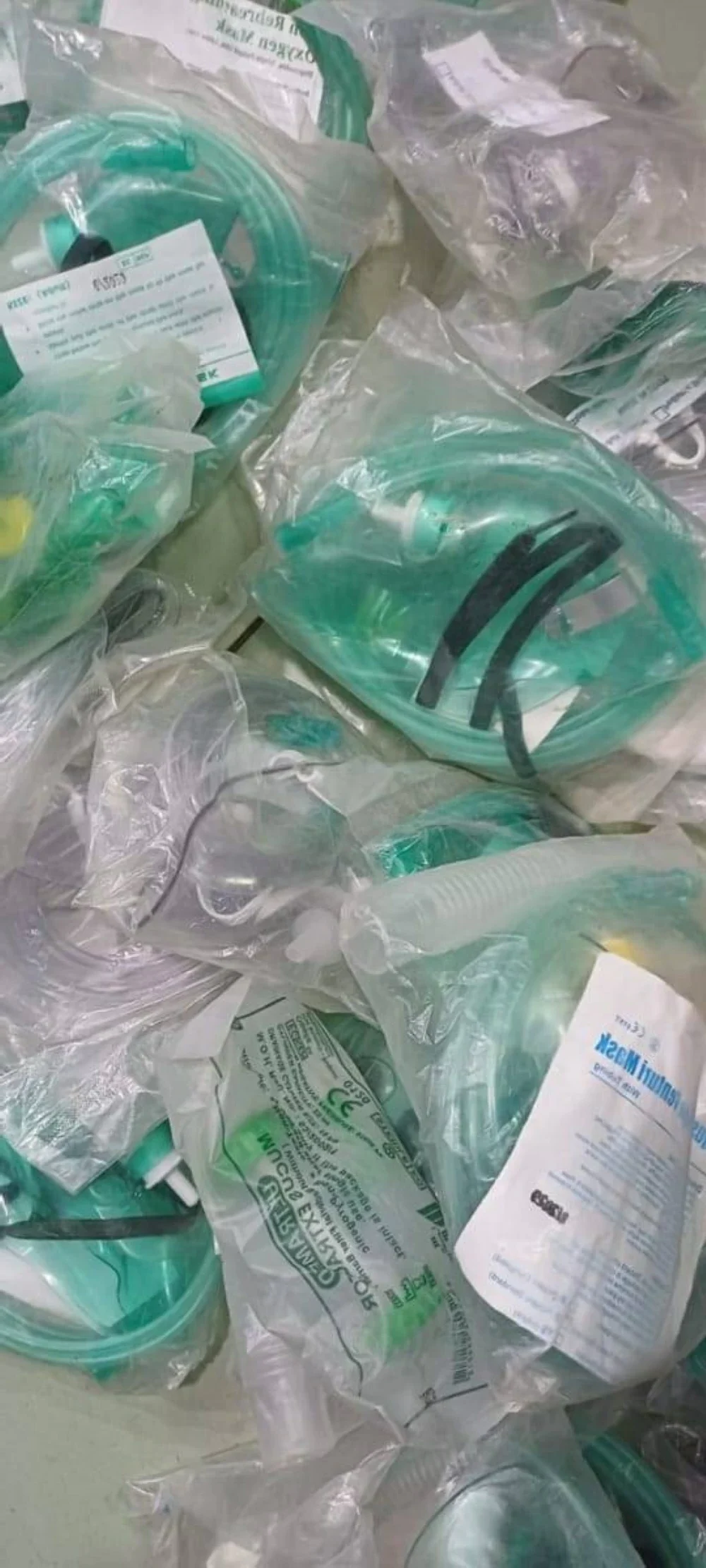 تموين الغربية يداهم شركة مستلزمات طبية أمام مستشفى طنطا العام.. كارثة جراحية خلف الأبواب 8 تموين الغربية يداهم شركة مستلزمات طبية أمام مستشفى طنطا العام.. كارثة جراحية خلف الأبواب